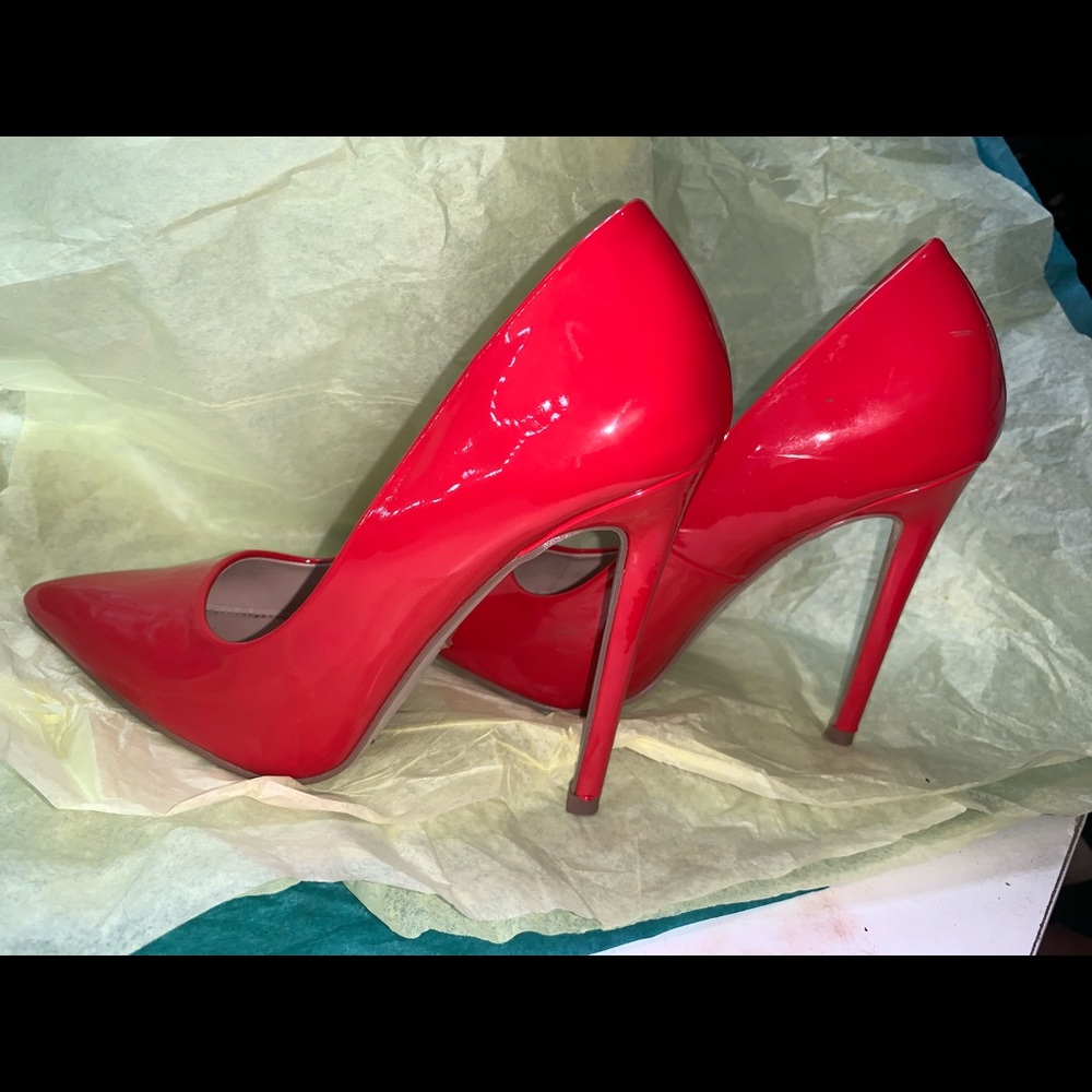 REDCHERRY Red pump heels 6.5